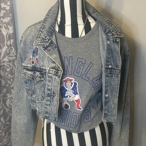 Cropped Patriots patch Denim Jacket with Patriots throwback Tee & Pats Earrings